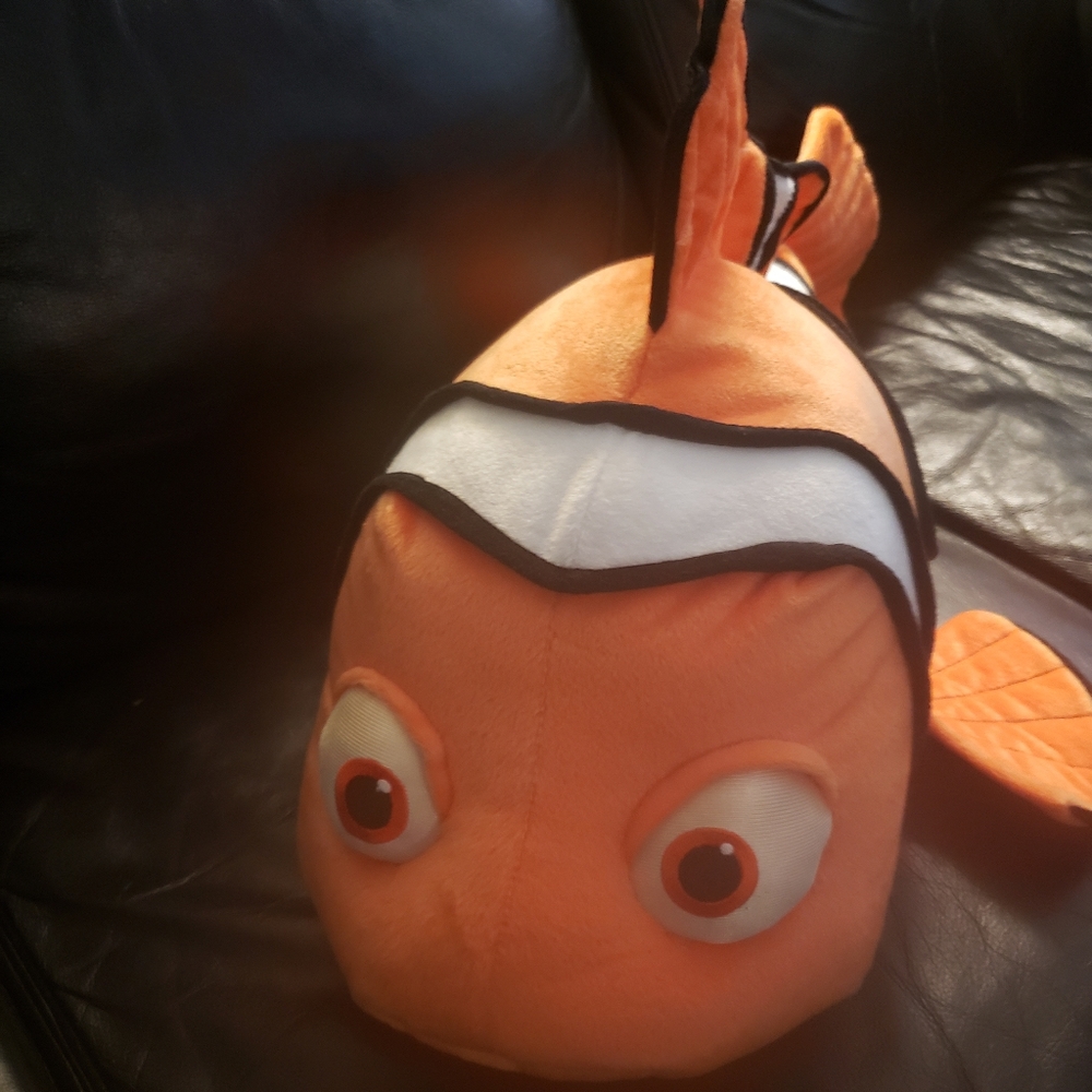 Finding Nemo Jumbo Plush hasbro Disney Pixar Extra Big Toy Clown Fish 28…